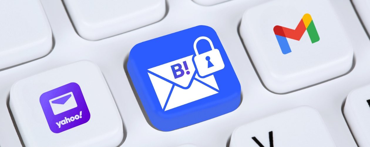 Klávesnice s tlačítky Gmail, Yahoo a s tlačítkem bezpečného e-mailu s logem Boldem