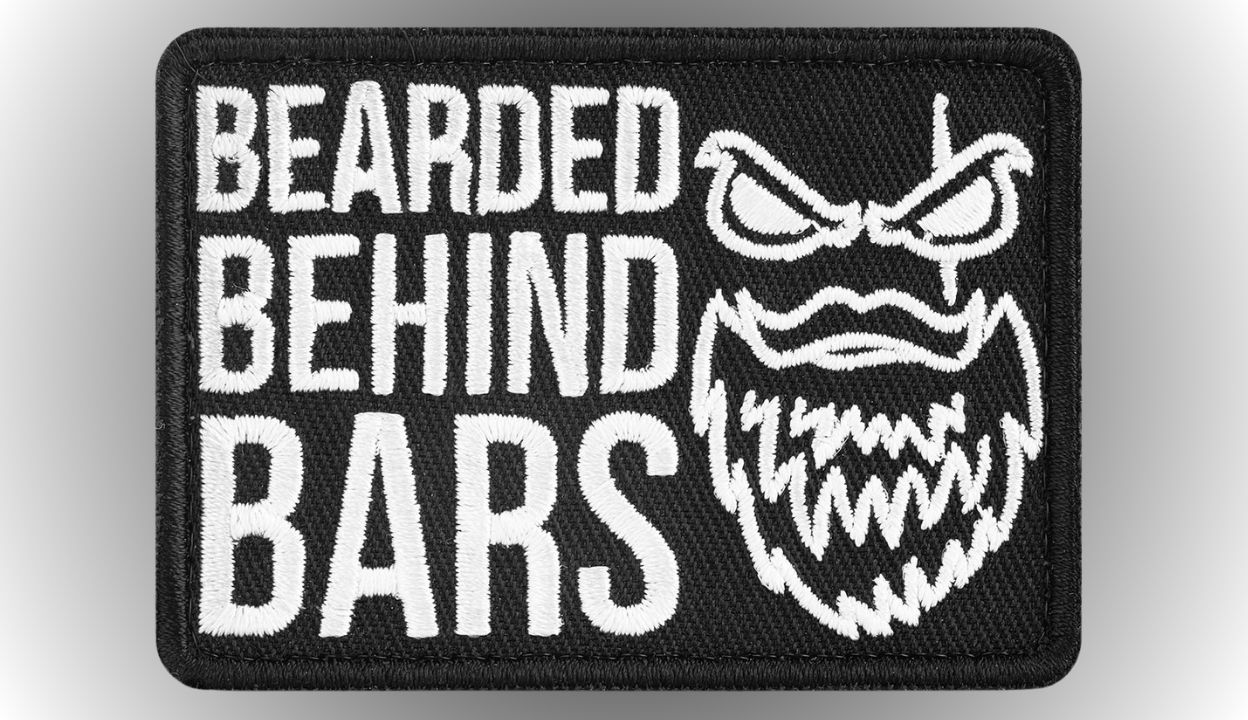 Angry Beards nášivka na oděv s textem a obrázkem vousatého muže